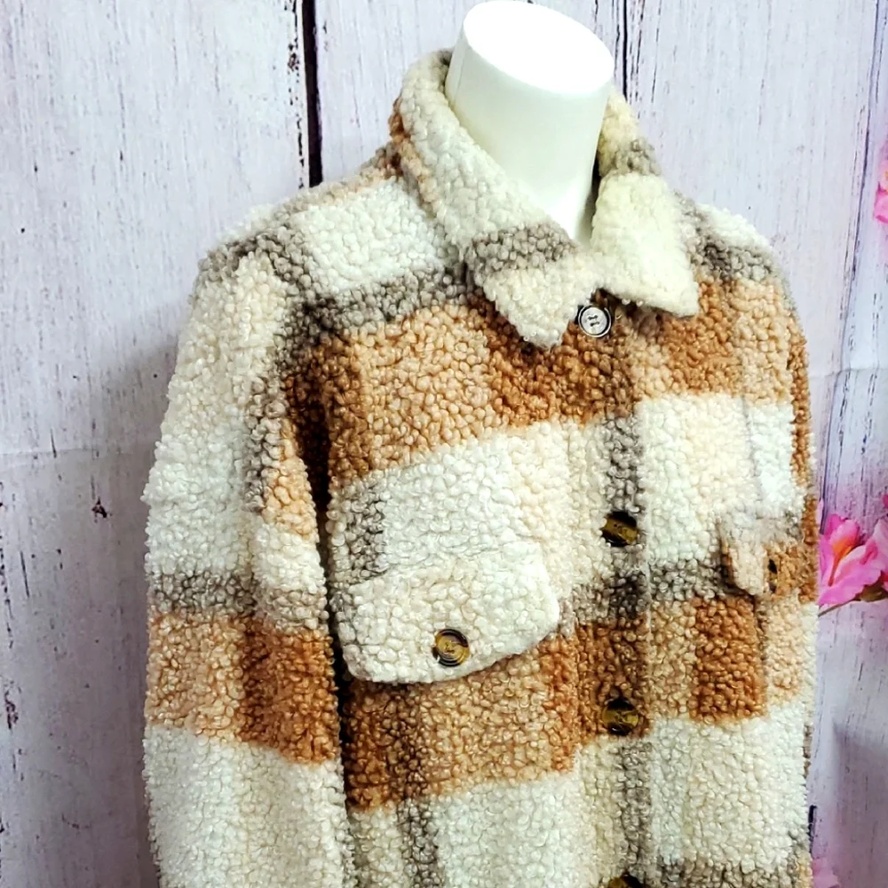 Emma's Expressions Plaid Teddy Jacket. XL. - Picture 2 of 12